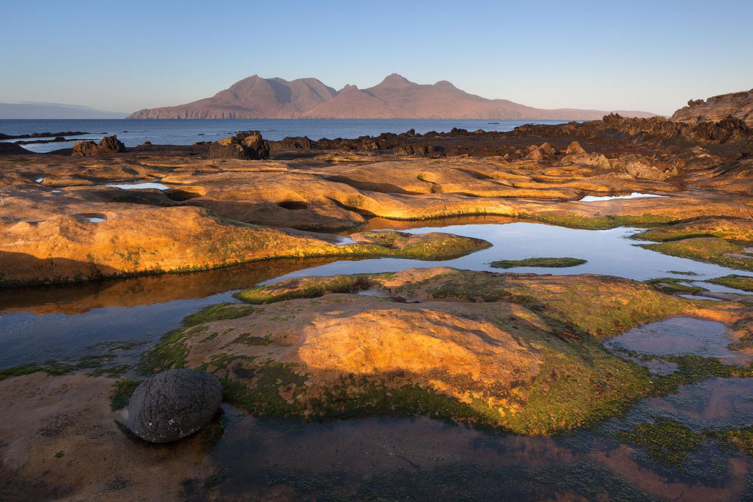 Pictures of Scotland - Isle of Eigg Singing Sands - David Speight ...